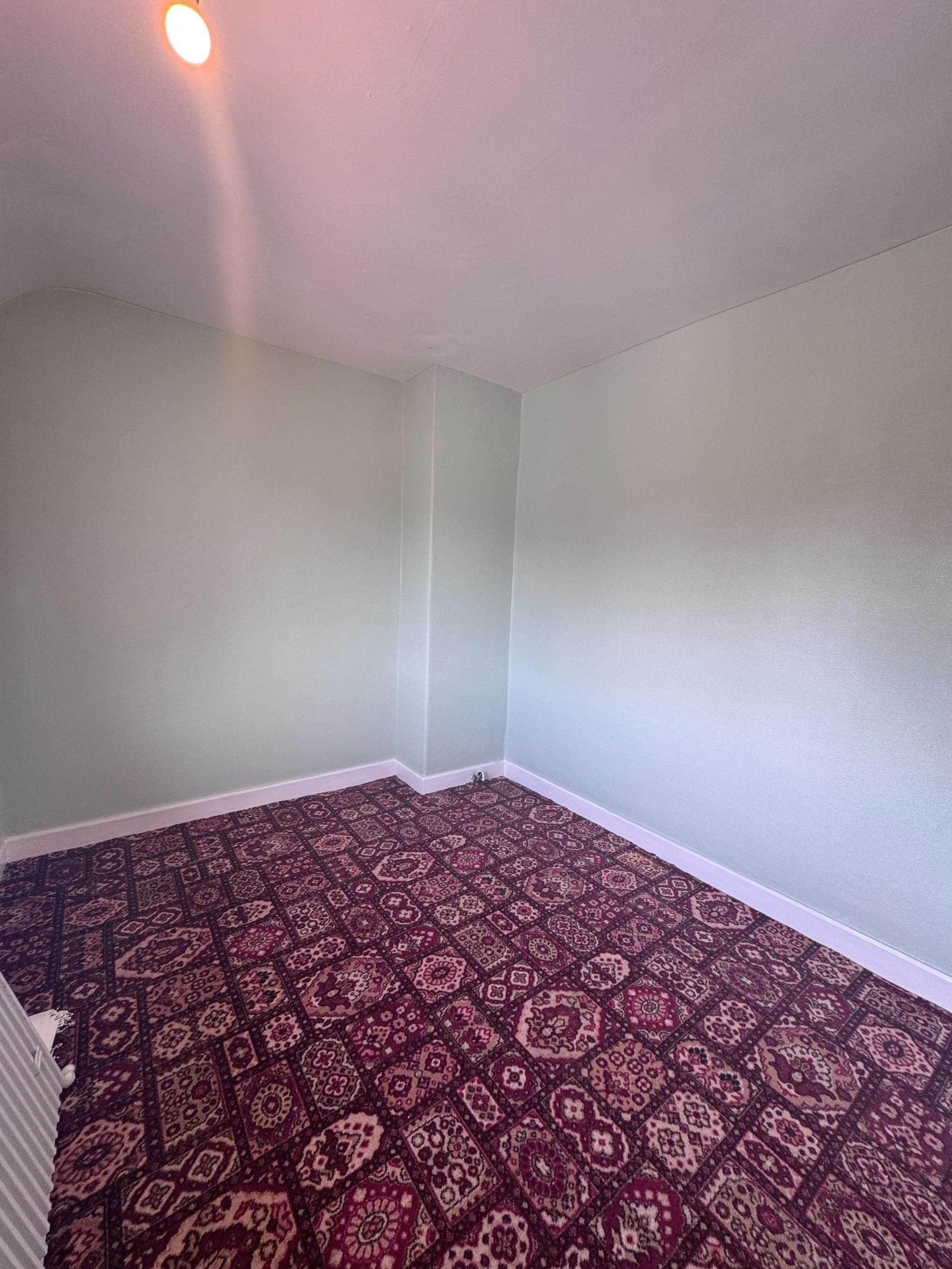 4 Bed Semi-detached House For Sale - Photograph 3