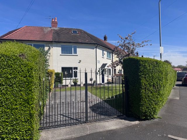 3 Bed Mid Terraced House For Sale - Photograph 2
