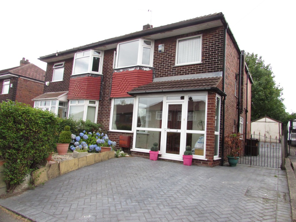 4 Bed Semi-detached House For Sale - Front