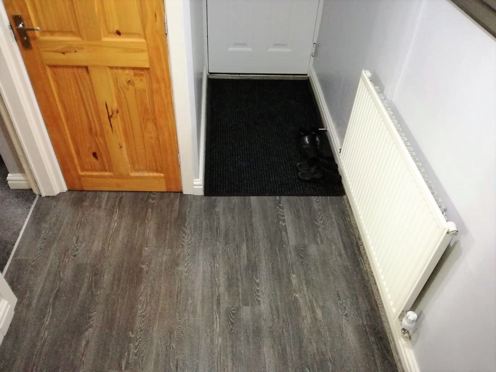 2 Bed End Terraced House For Sale - Photograph 1
