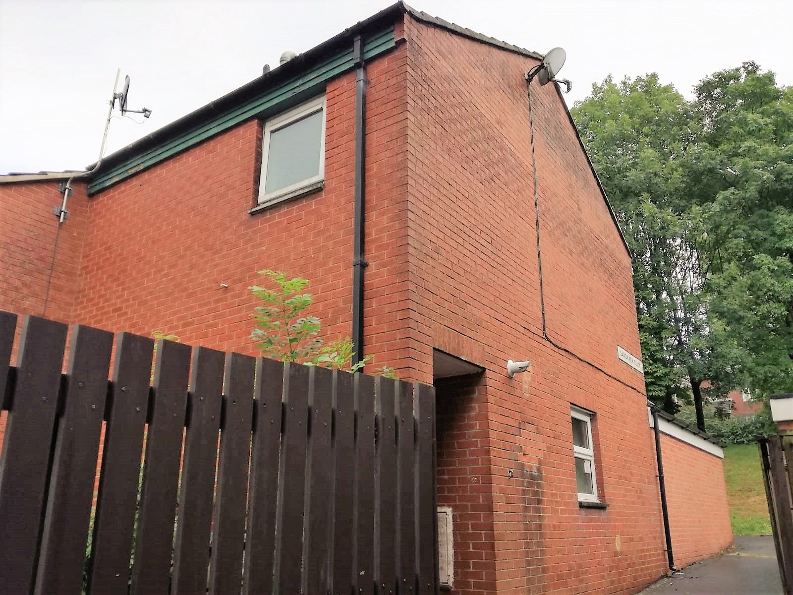 2 Bed End Terraced House For Sale - Photograph 1