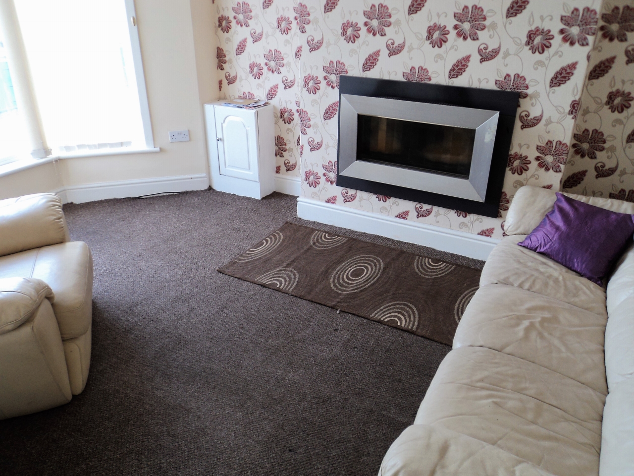 3 Bed Mid Terraced House For Sale - Secondary Image