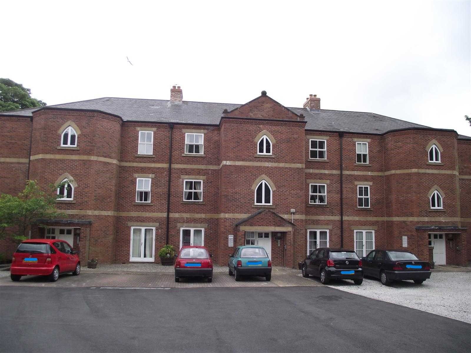 2 Bed Apartment Flat/apartment To Rent - Photograph 1