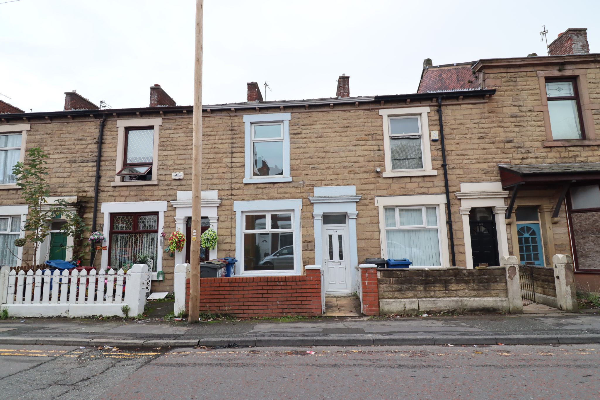 2 Bed Mid Terraced House To Rent - Photograph 1