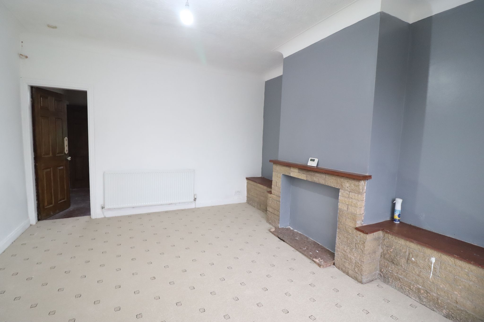 2 Bed Semi-detached House For Sale - Photograph 3