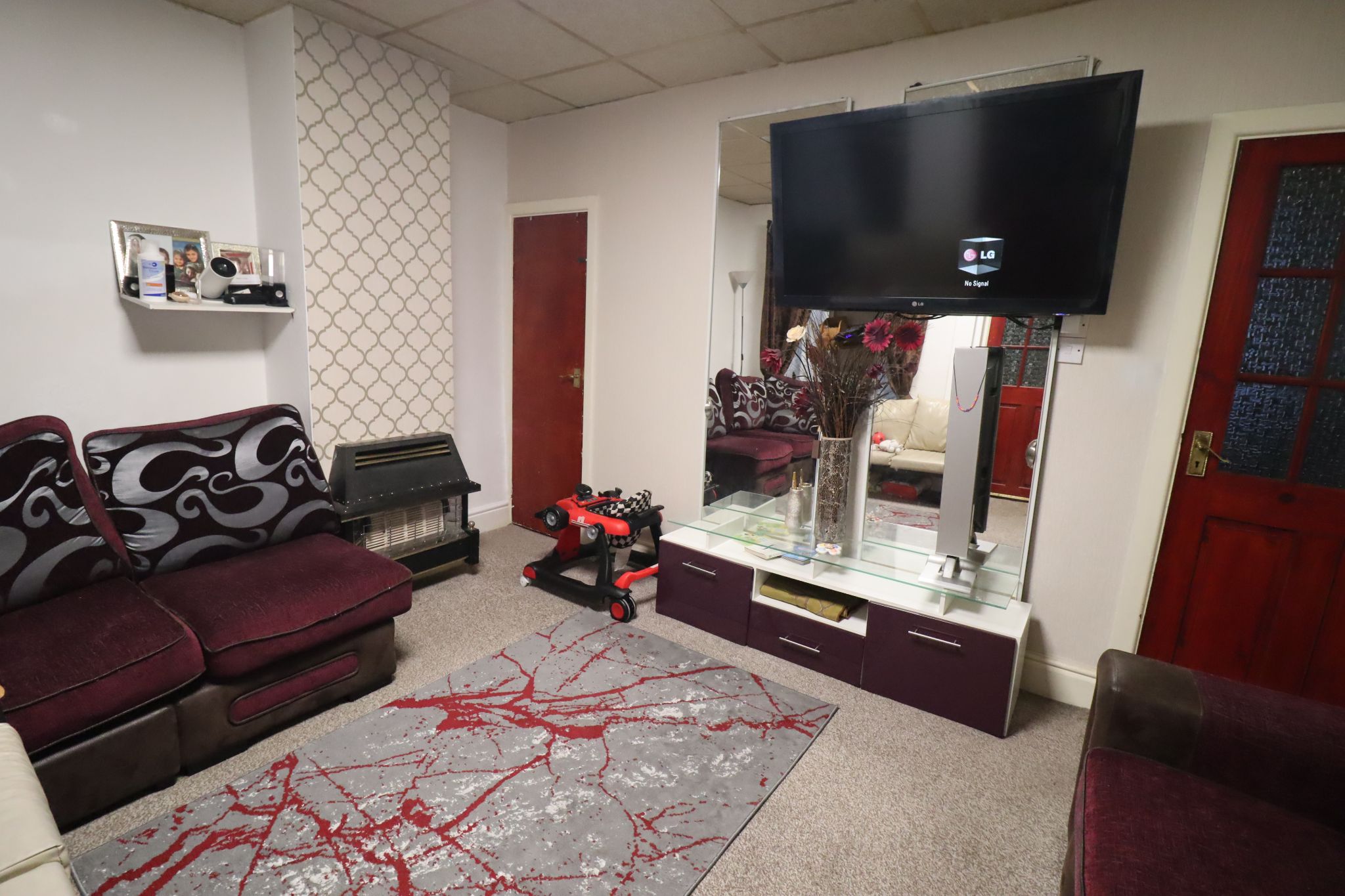 3 Bed Mid Terraced House For Sale - Photograph 4