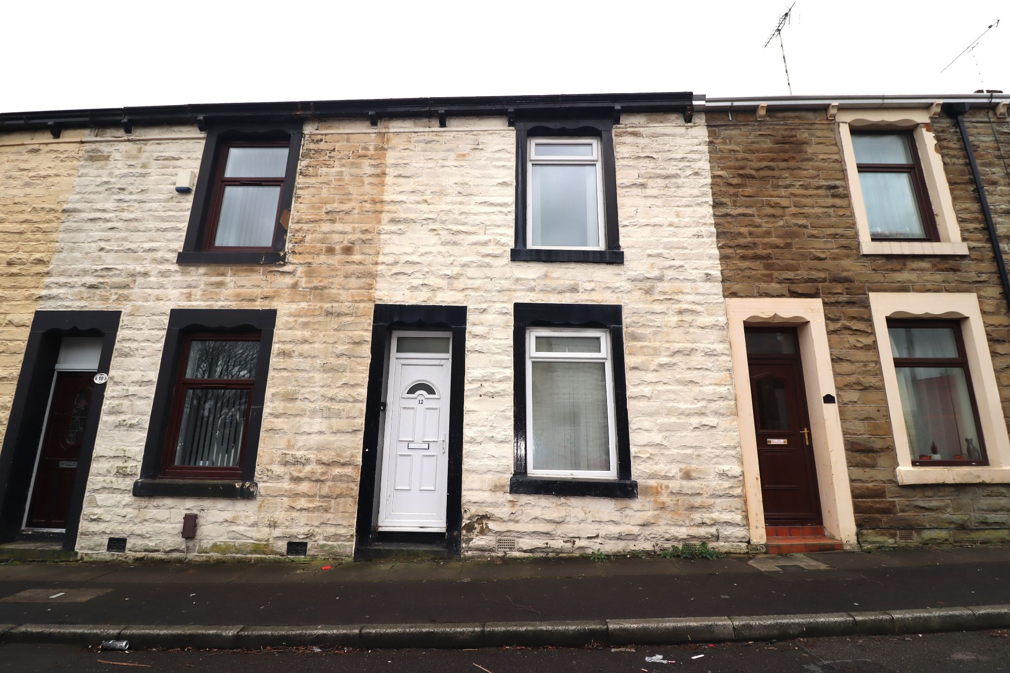 2 Bed Mid Terraced House To Rent - Photograph 1