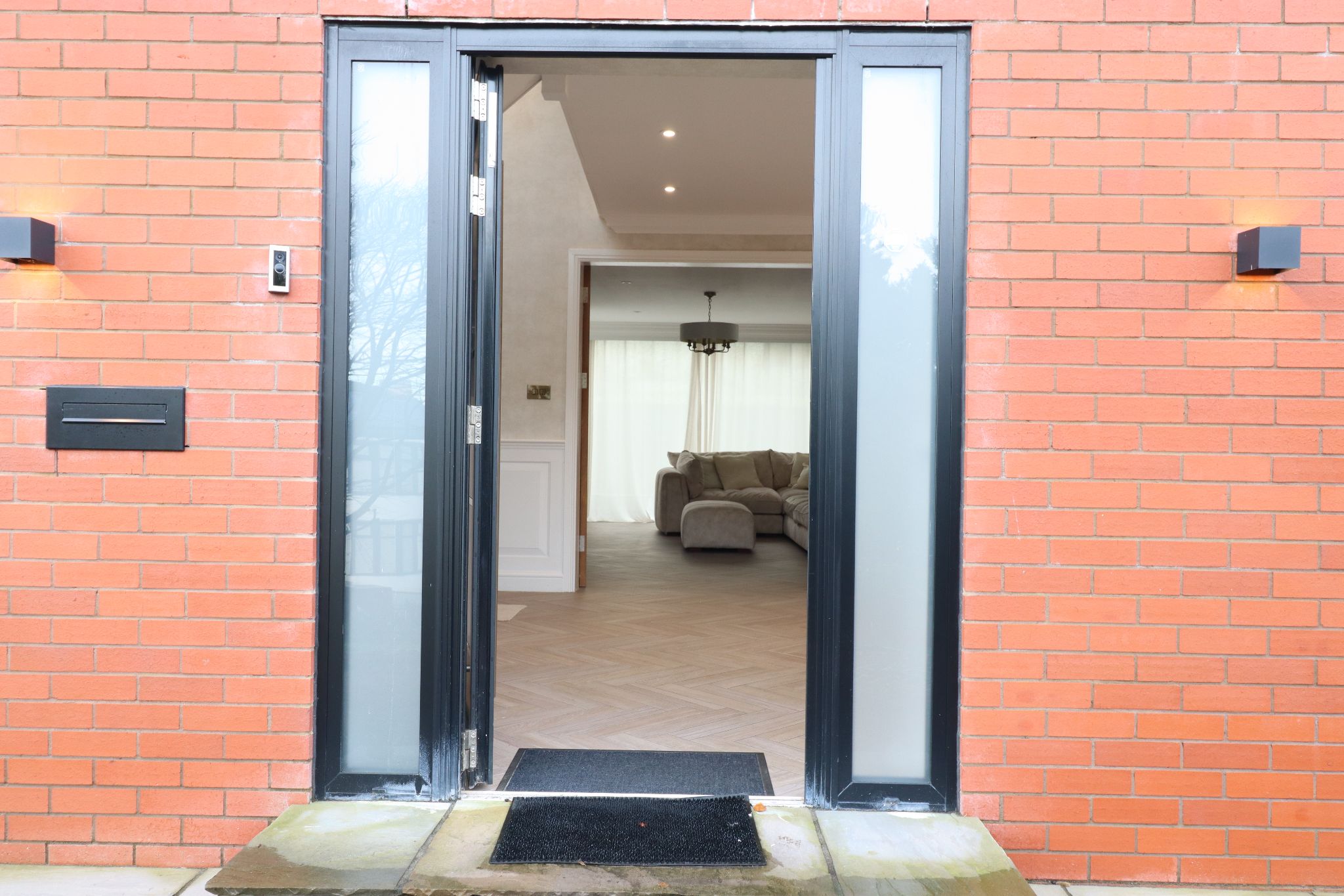 4 Bed Detached House For Sale - Photograph 3