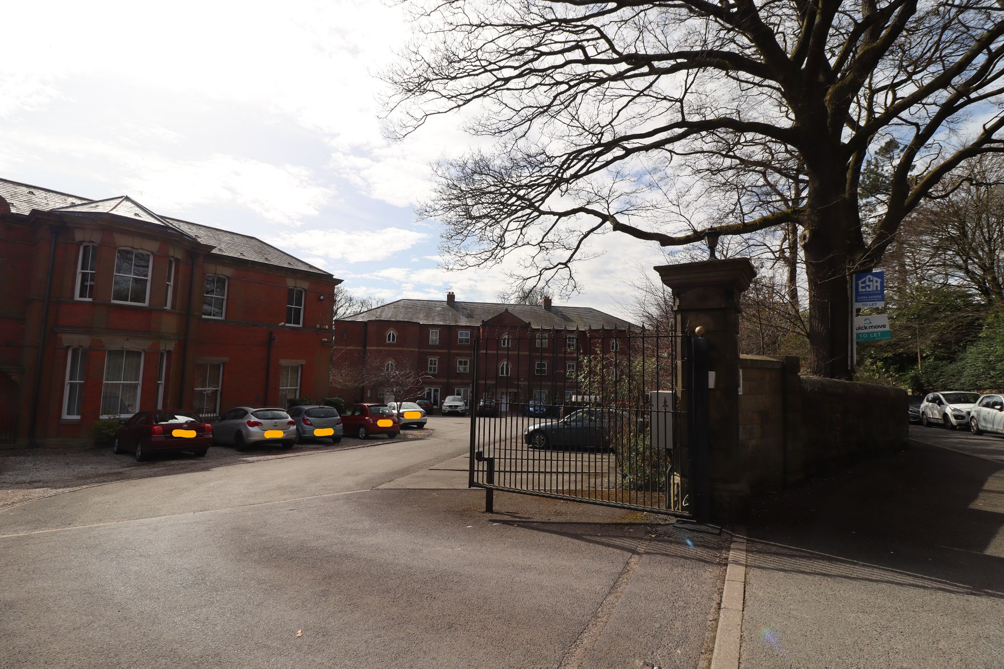 2 Bed Apartment Flat/apartment To Rent - Photograph 2