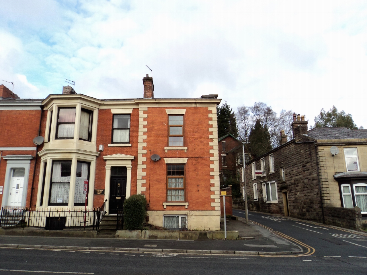 5 Bed End Terraced House For Sale - Photograph 2