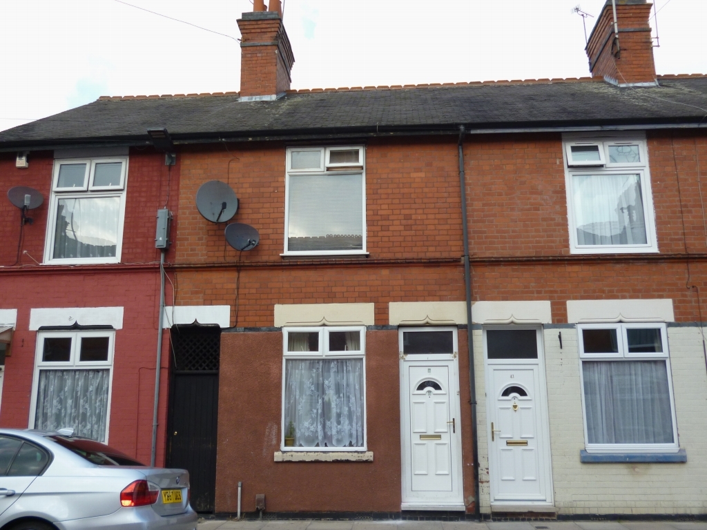 2 bedroom mid terraced house SSTC in Leicester - Photograph 1.