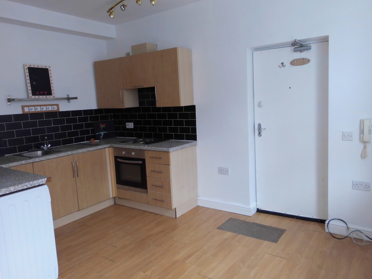 1 bedroom apartment flat/apartment For Sale in Leicester - Photograph 2.