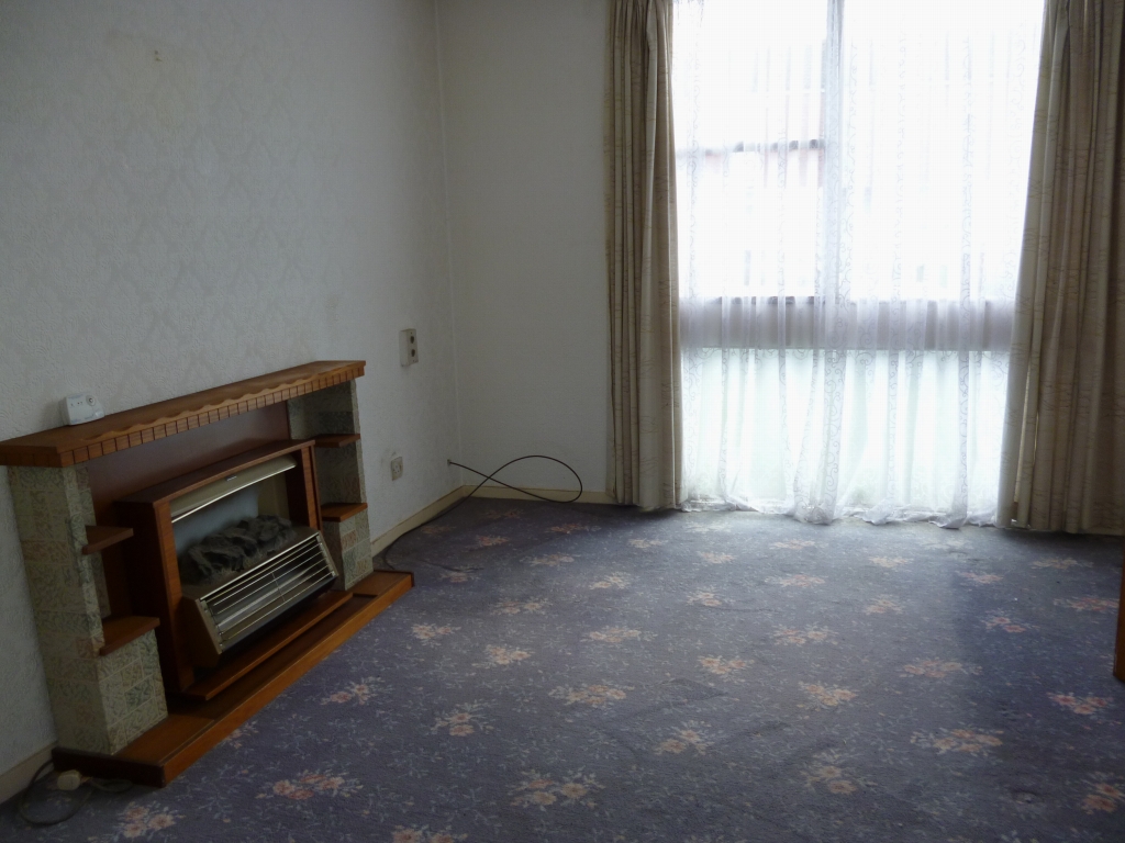 3 bedroom mid terraced house SSTC in Leicester - Photograph 2.