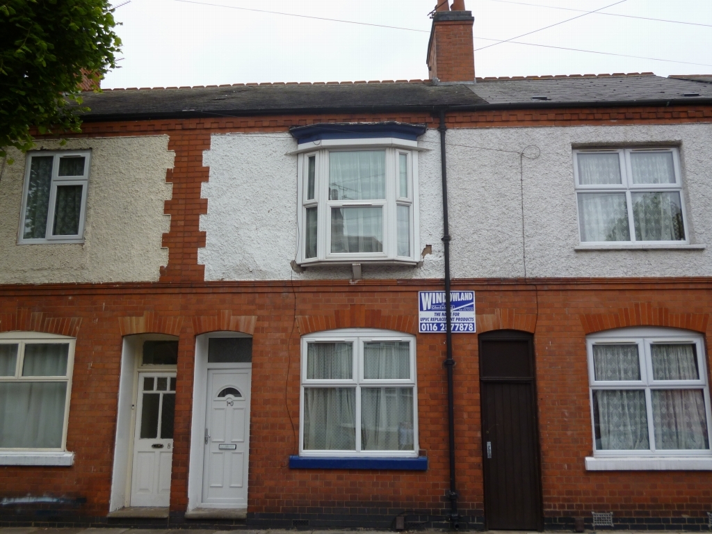 2 bedroom mid terraced house SSTC in Leicester - Photograph 1.