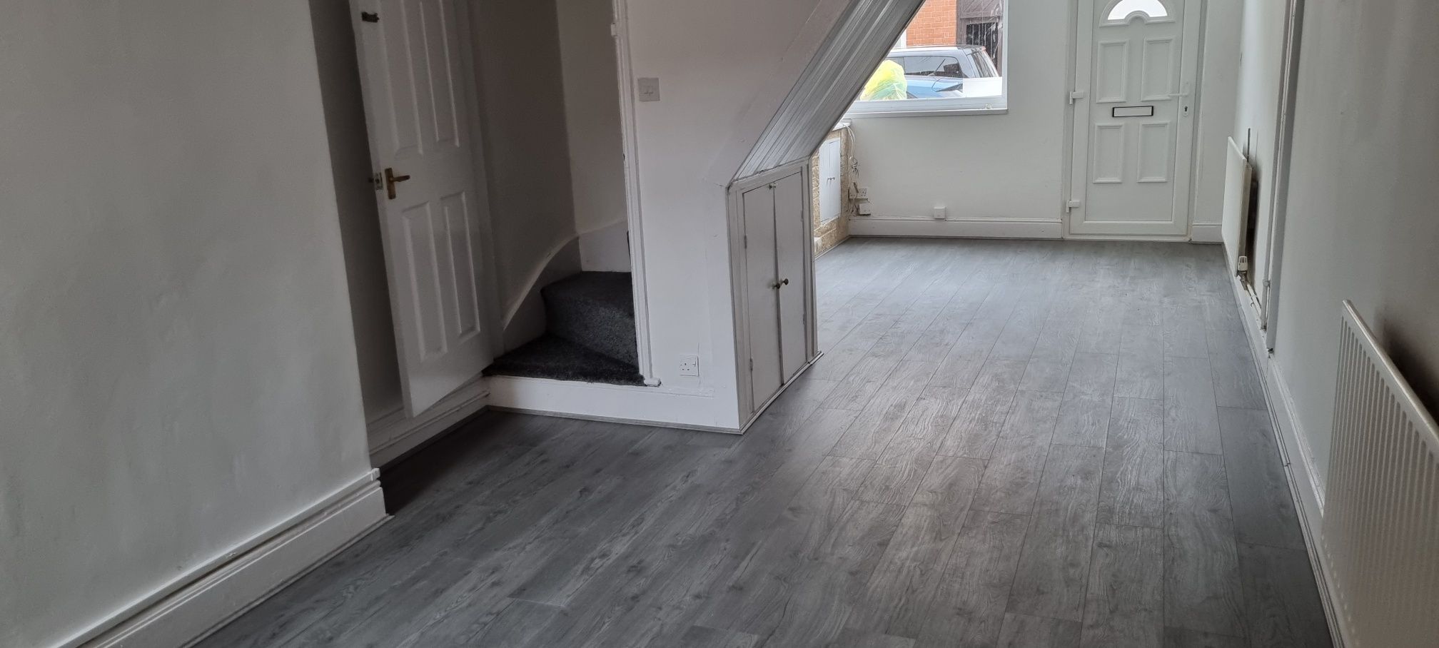 3 bedroom mid terraced house To Let in Leicester - Photograph 4.