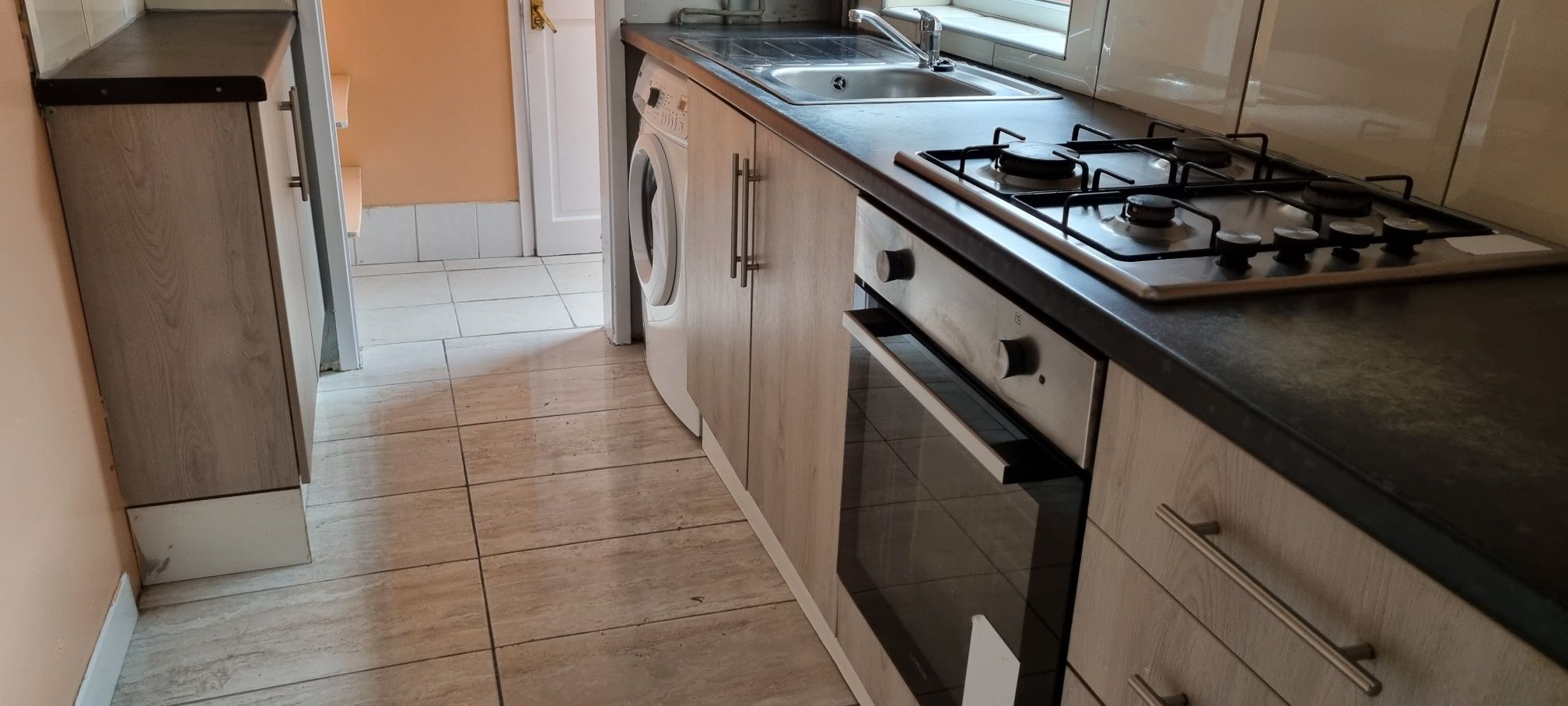 3 bedroom mid terraced house To Let in Leicester - Photograph 5.