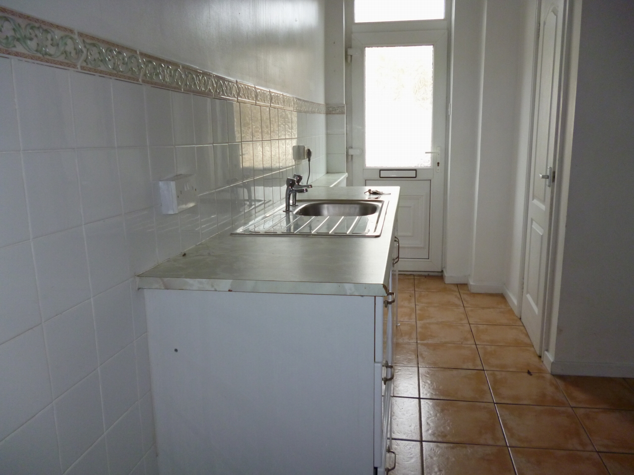 3 bedroom apartment flat/apartment SSTC in Leicester - Photograph 2.