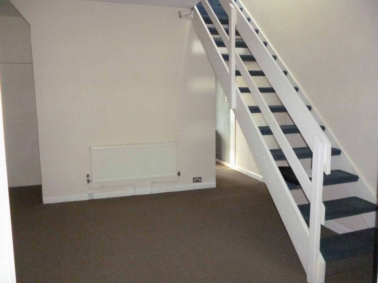 3 bedroom apartment flat/apartment SSTC in Leicester - Photograph 3.
