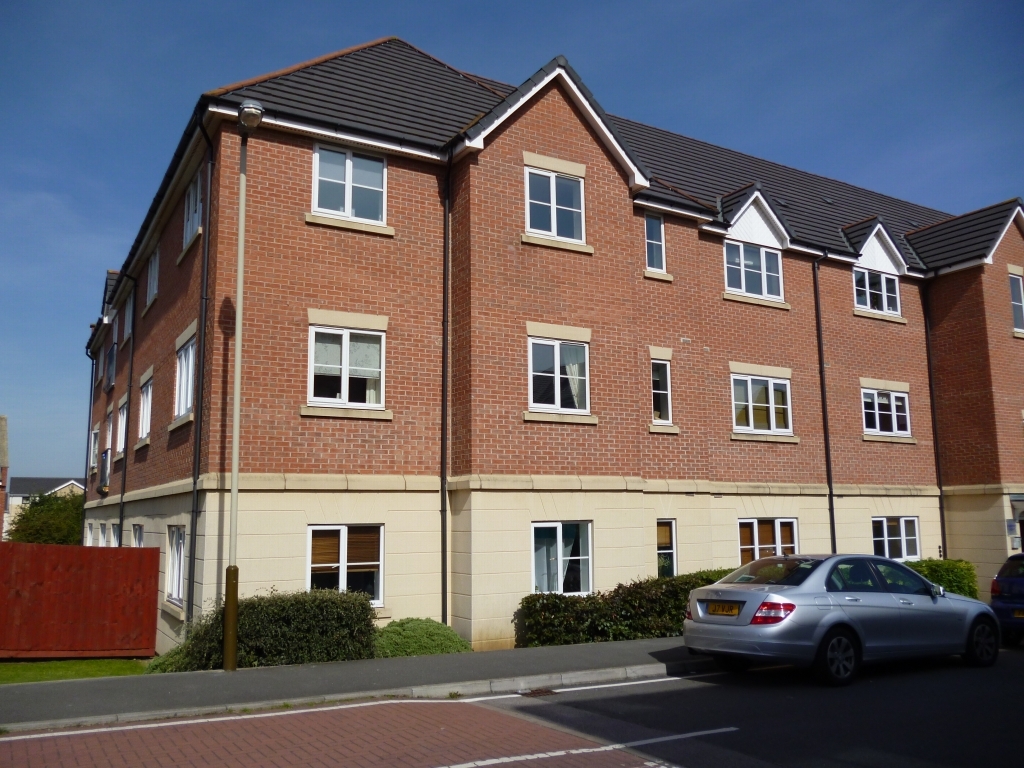 2 bedroom apartment flat/apartment SSTC in Leicester - Photograph 1.