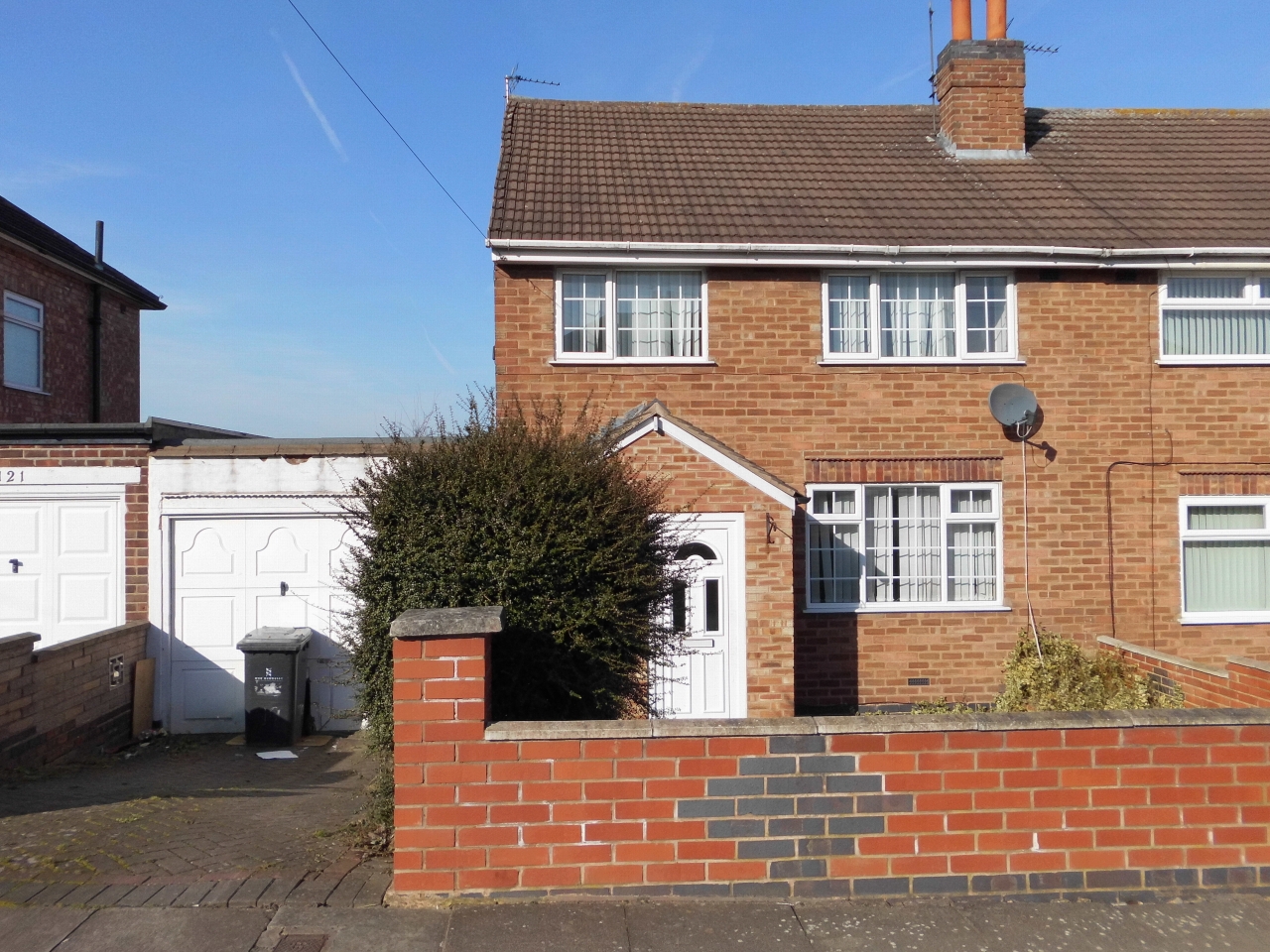 3 bedroom barn conversion house SSTC in Leicester - Photograph 1.