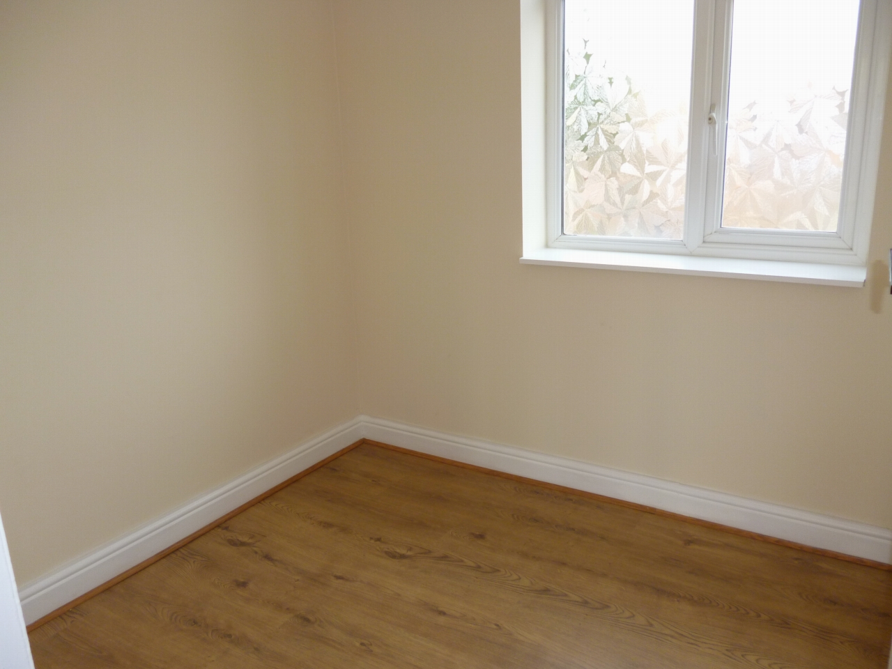 3 bedroom mid terraced house To Let in Leicester - Photograph 9.