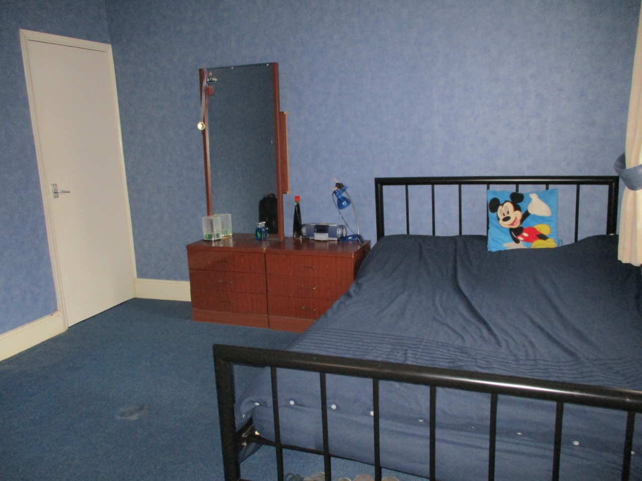 3 bedroom mid terraced house SSTC in Leicester - Photograph 9.