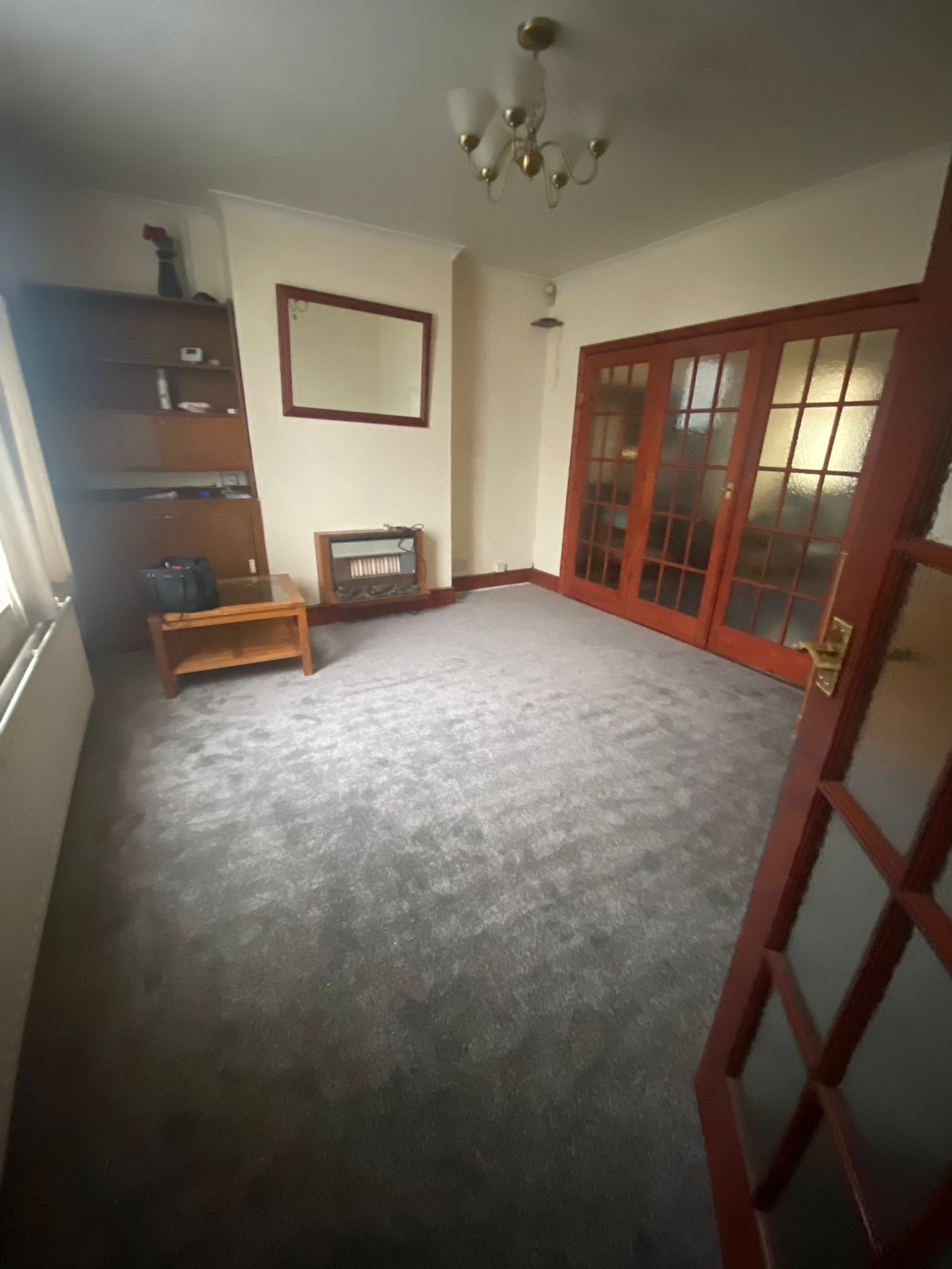 2 bedroom semi-detached house To Let in Leicester - Photograph 2.