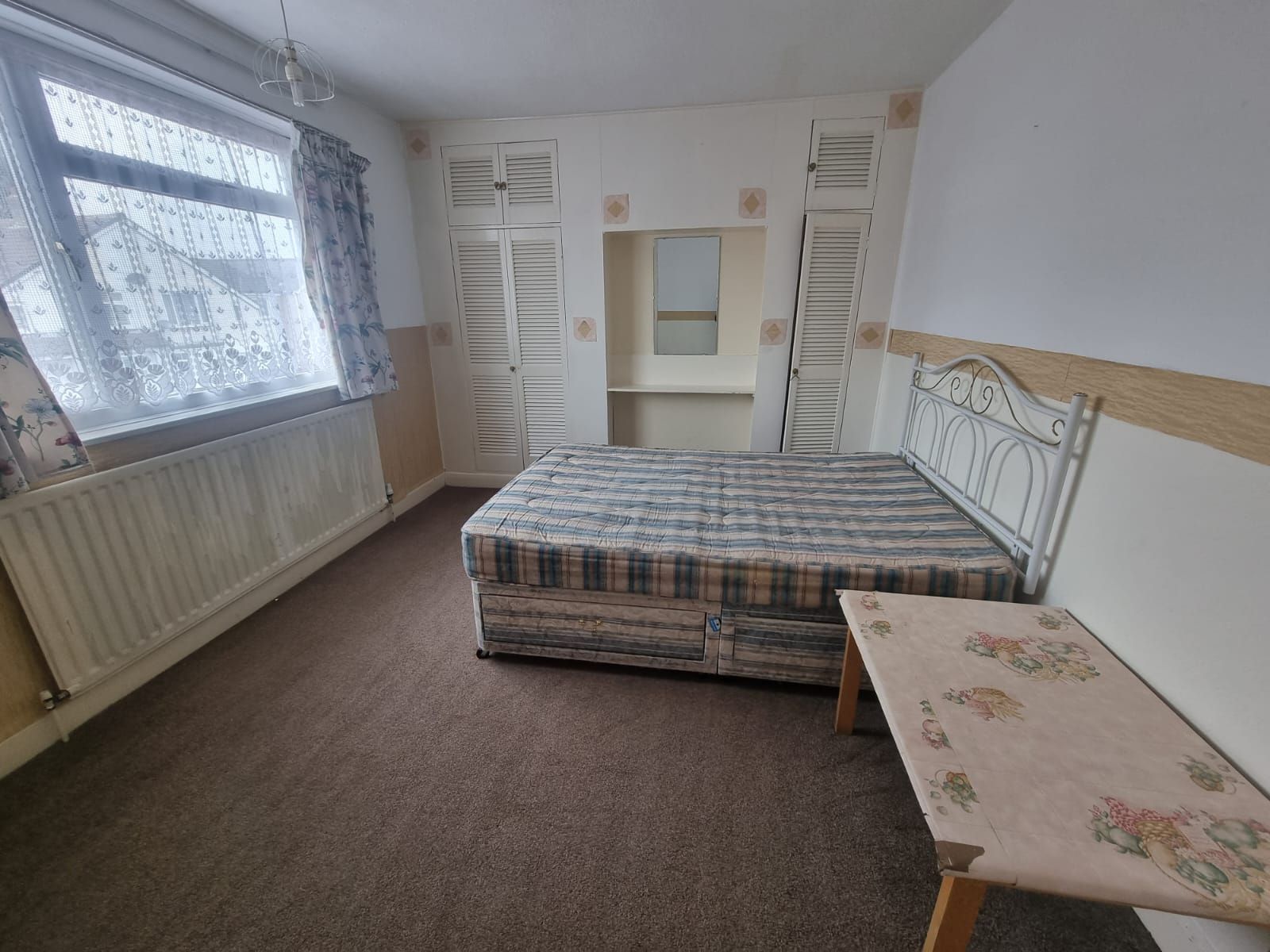 2 bedroom semi-detached house To Let in Leicester - Photograph 7.