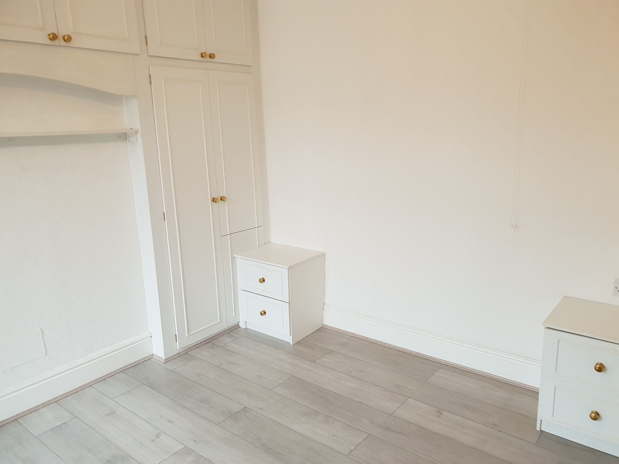 3 bedroom mid terraced house To Let in Leicester - Photograph 4.