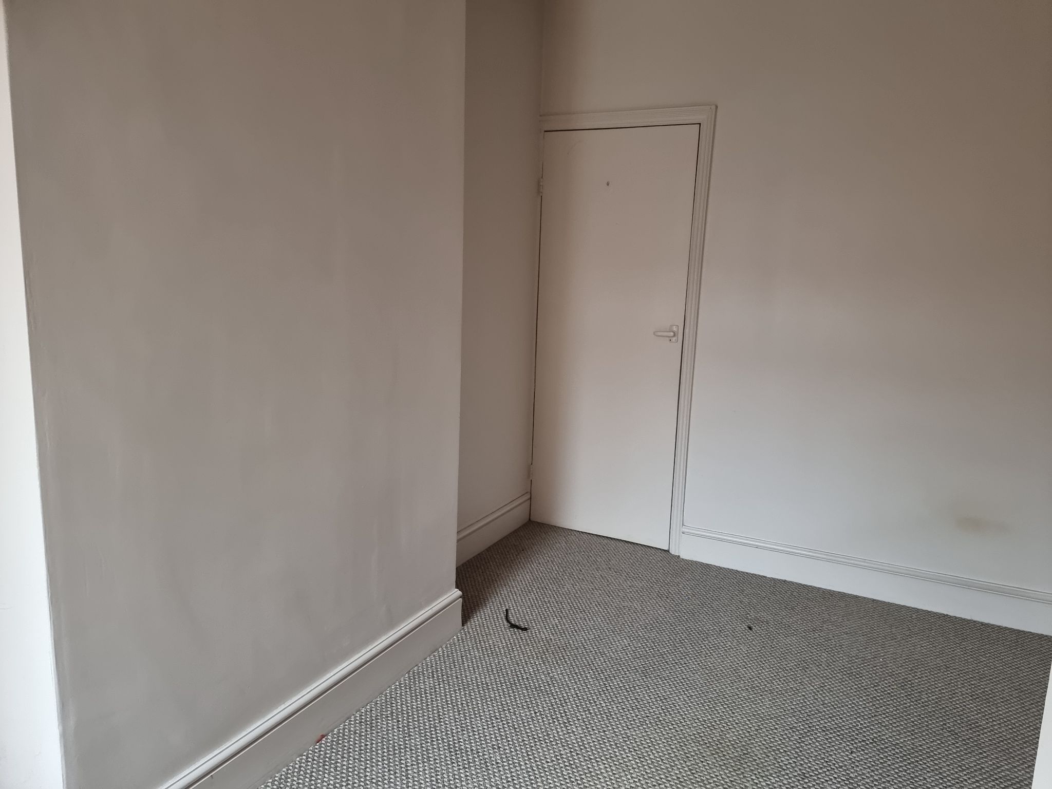 3 bedroom mid terraced house For Sale in Leicester - Photograph 8.