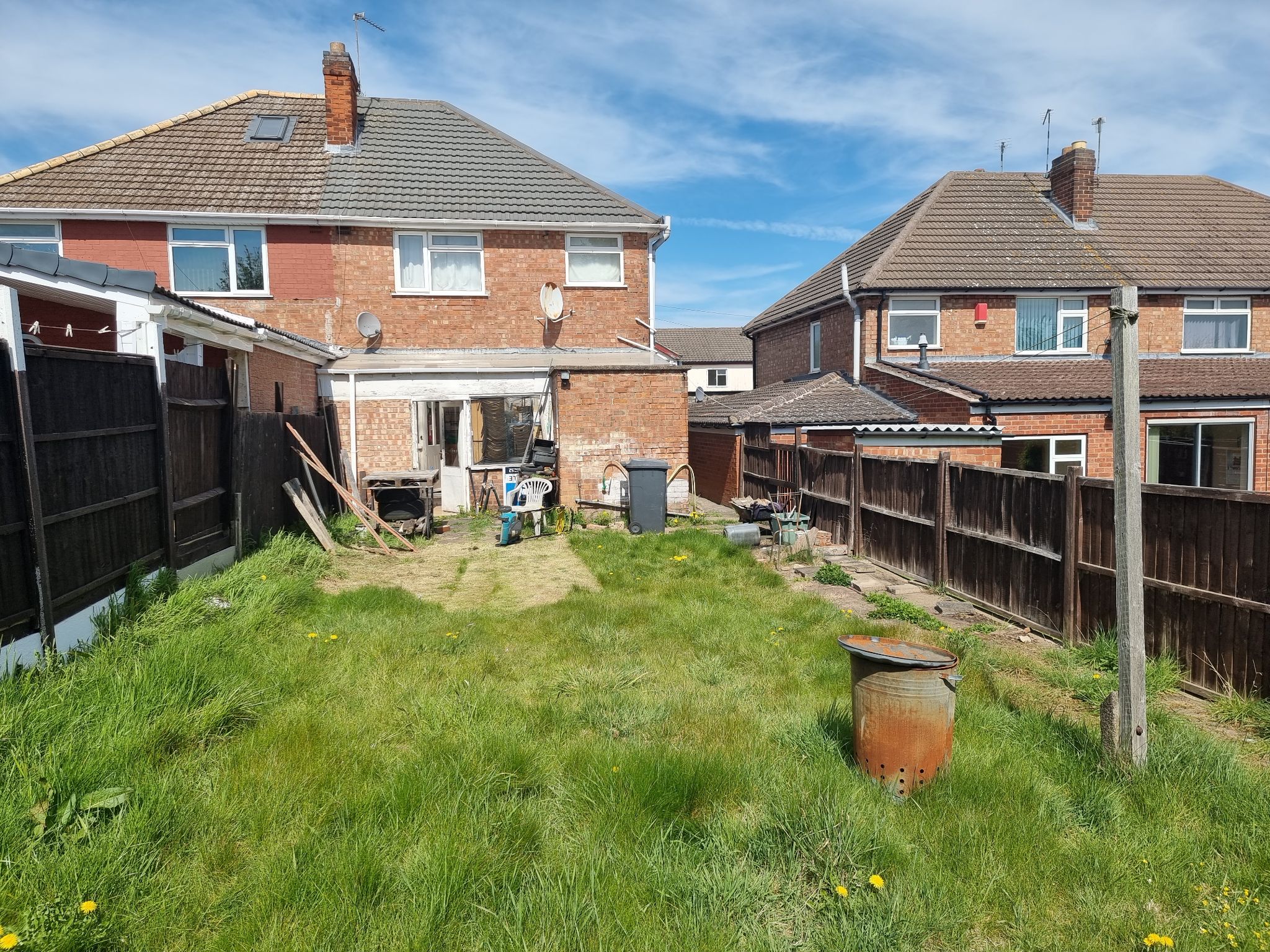 3 bedroom semi-detached house SSTC in Leicester - Photograph 5.