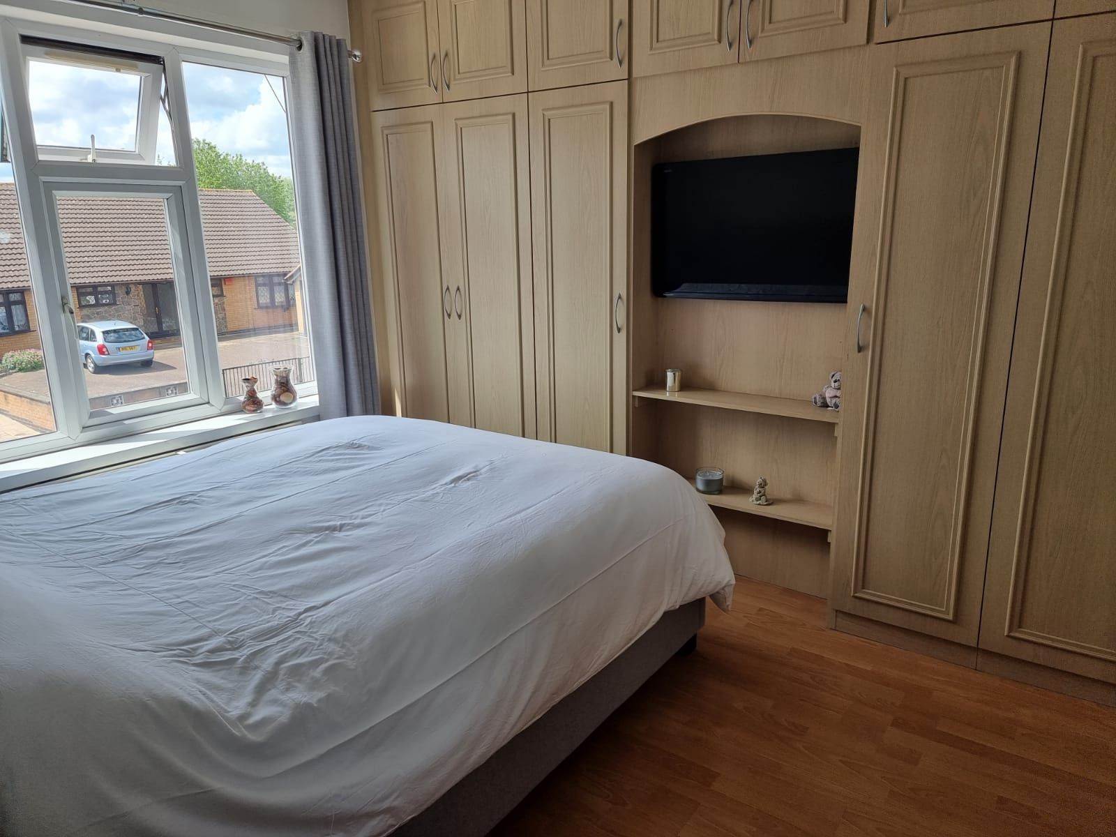 3 bedroom semi-detached house SSTC in Leicester - Photograph 8.