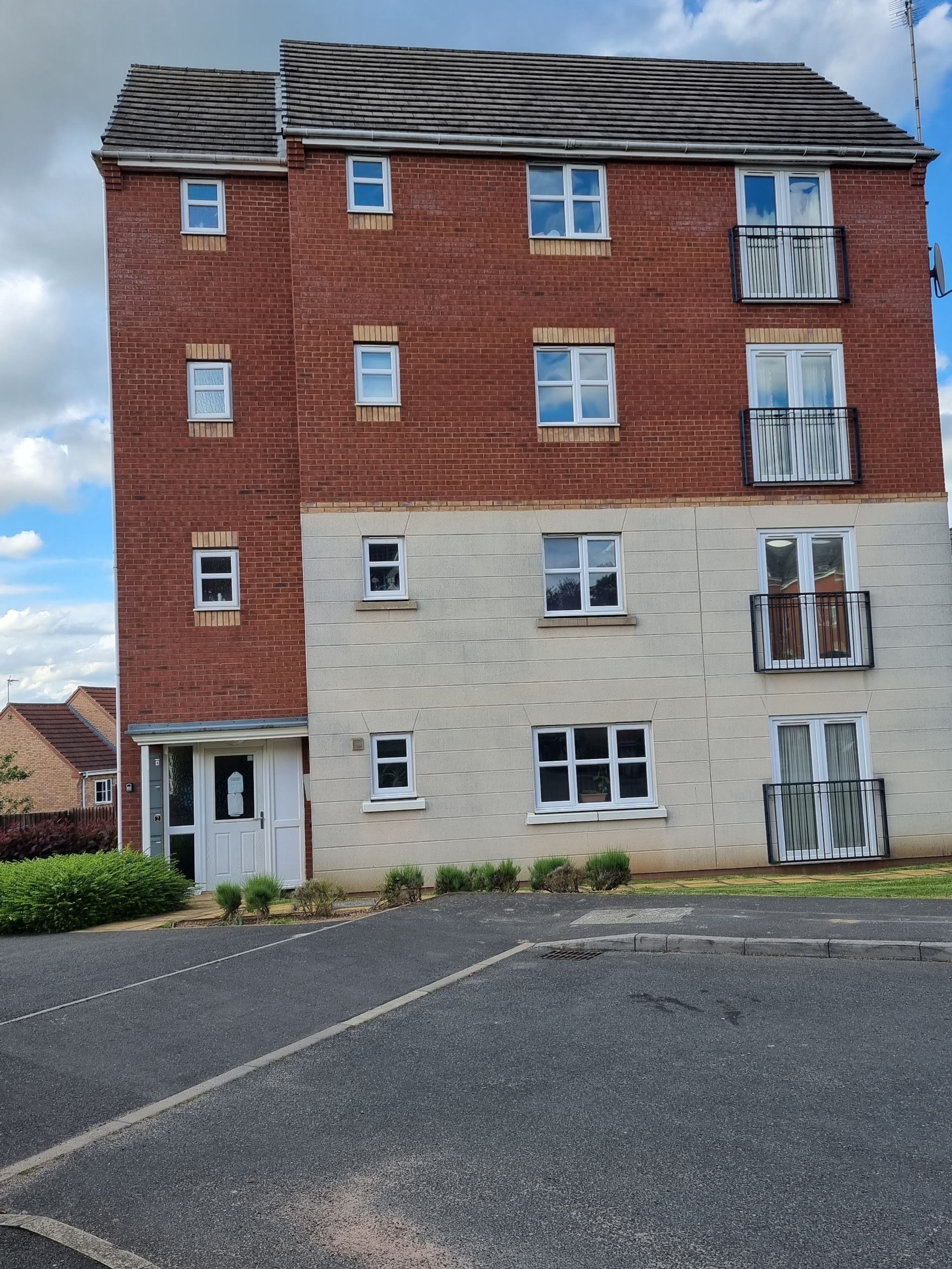 2 bedroom apartment flat/apartment SSTC in Leicester - Photograph 1.