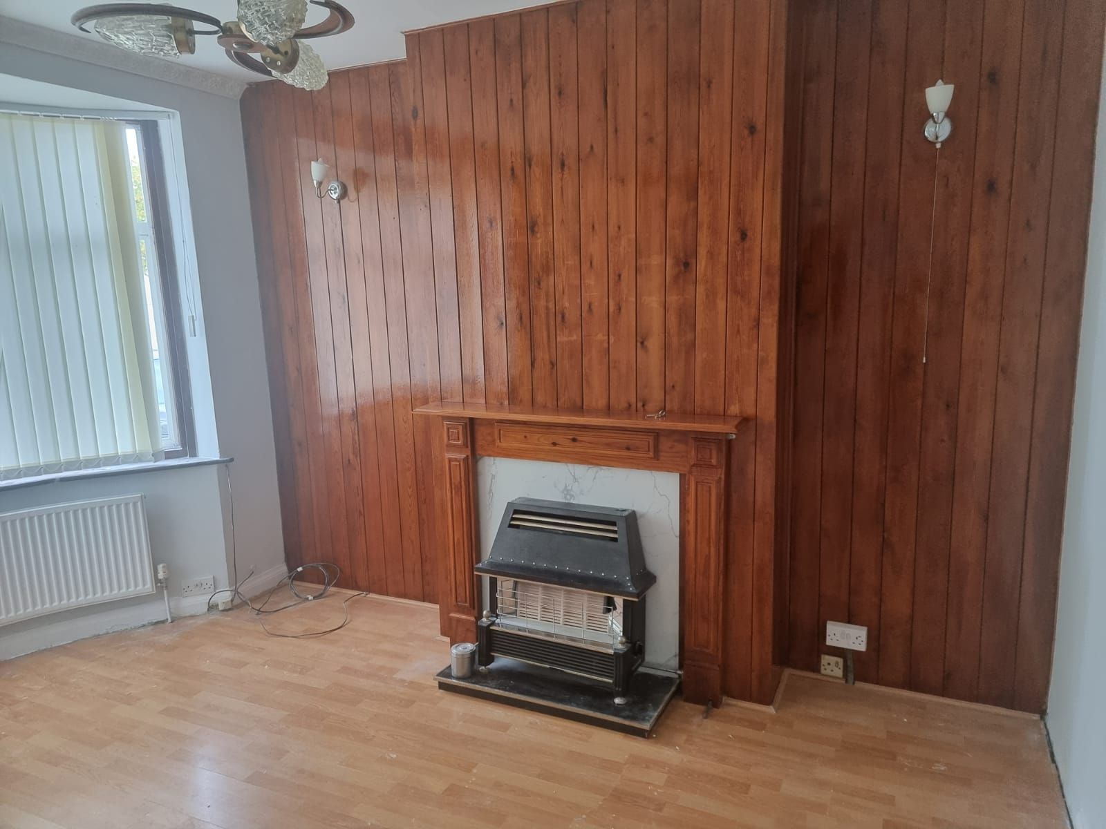 3 bedroom semi-detached house SSTC in Leicester - Photograph 2.