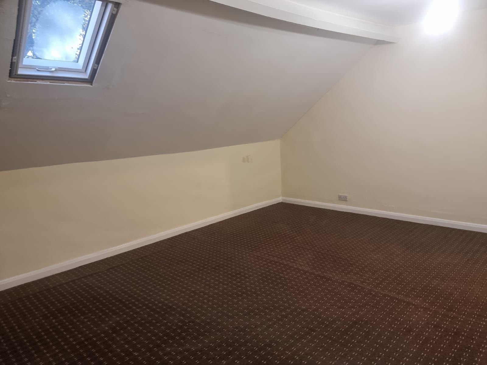 3 bedroom flat flat/apartment To Let in Leicester - Photograph 10.