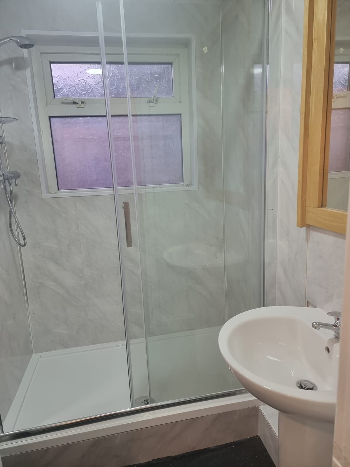 3 bedroom flat flat/apartment To Let in Leicester - Photograph 6.