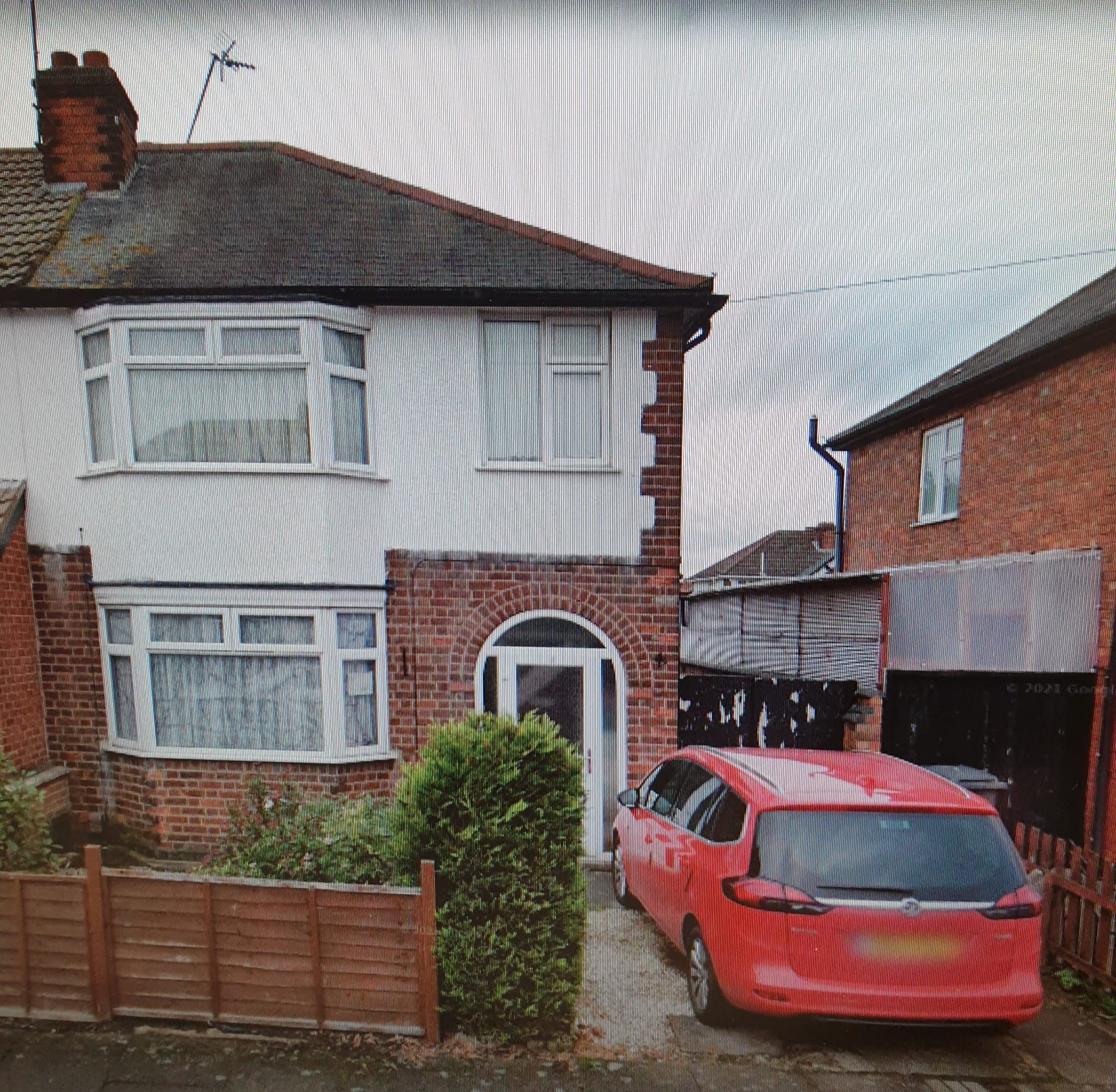 3 bedroom semi-detached house To Let in Leicester - Photograph 1.