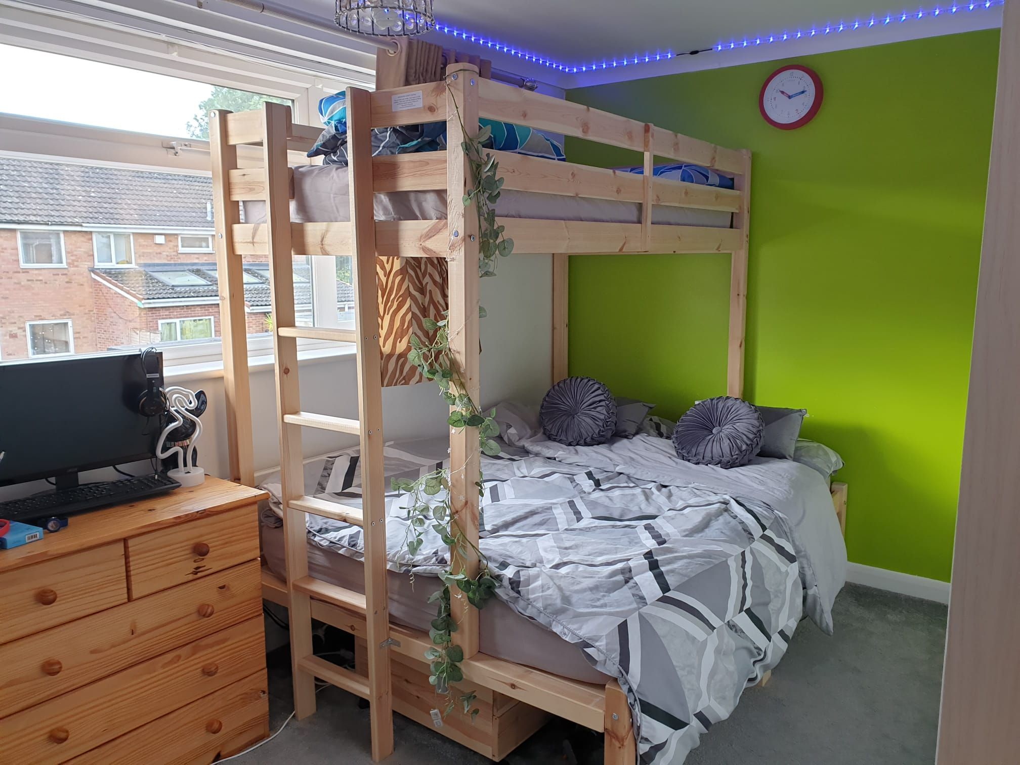 2 bedroom semi-detached house To Let in Leicester - Bedroom 2.