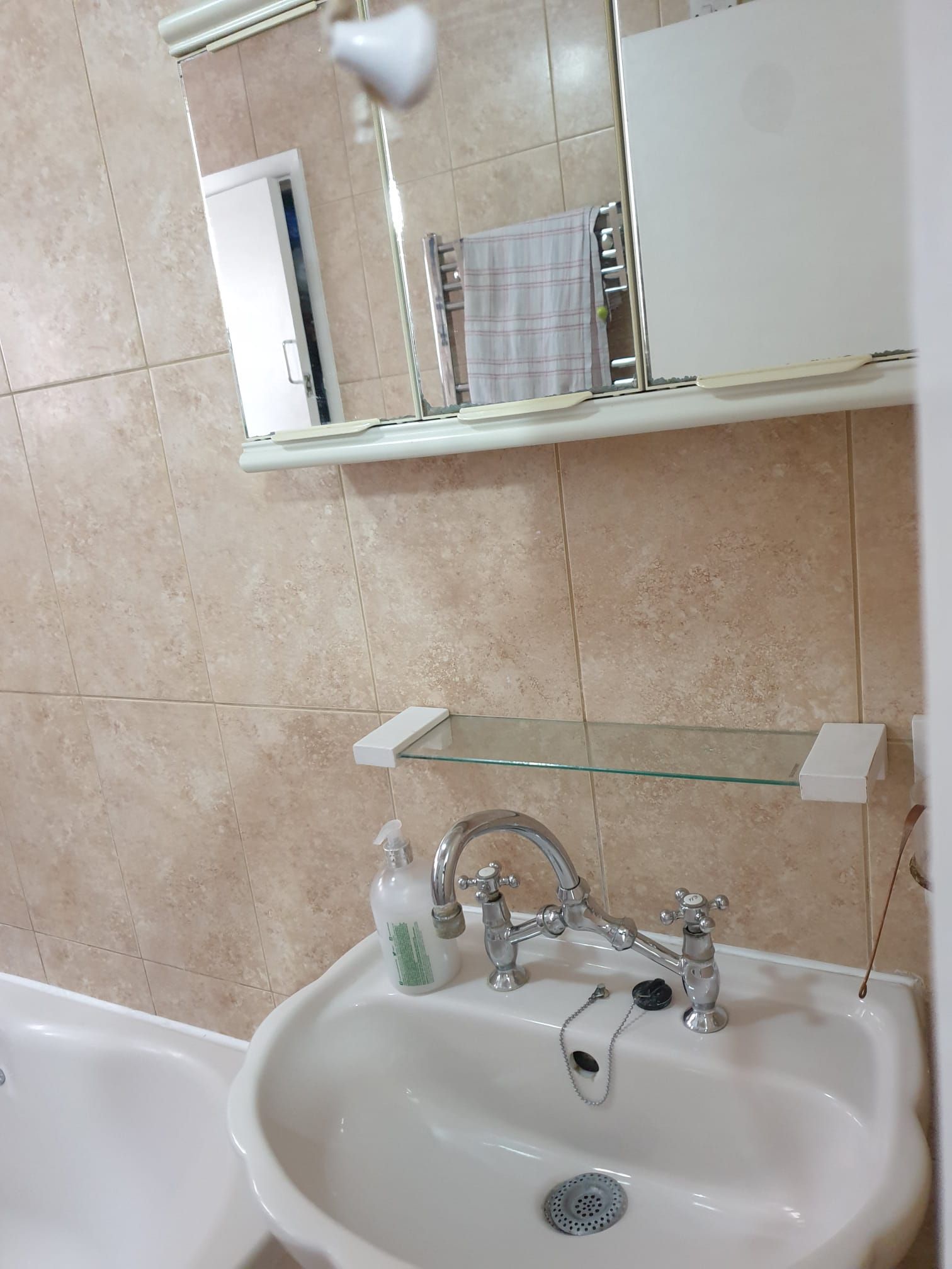 2 bedroom semi-detached house To Let in Leicester - Photograph 19.
