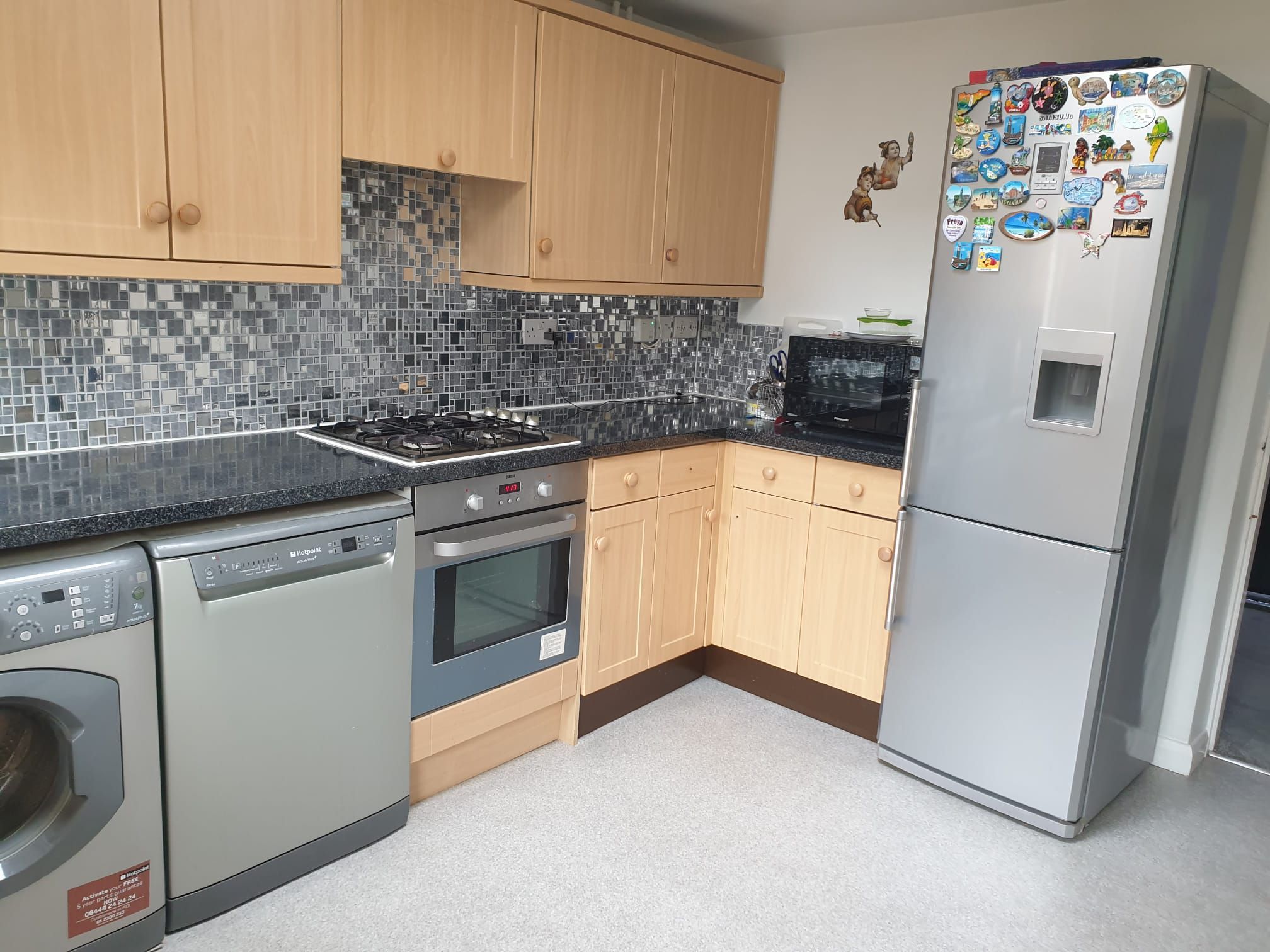 2 bedroom semi-detached house To Let in Leicester - Photograph 10.