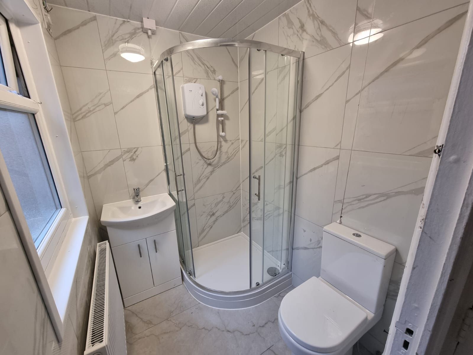 3 bedroom mid terraced house To Let in Leicester - Photograph 12.