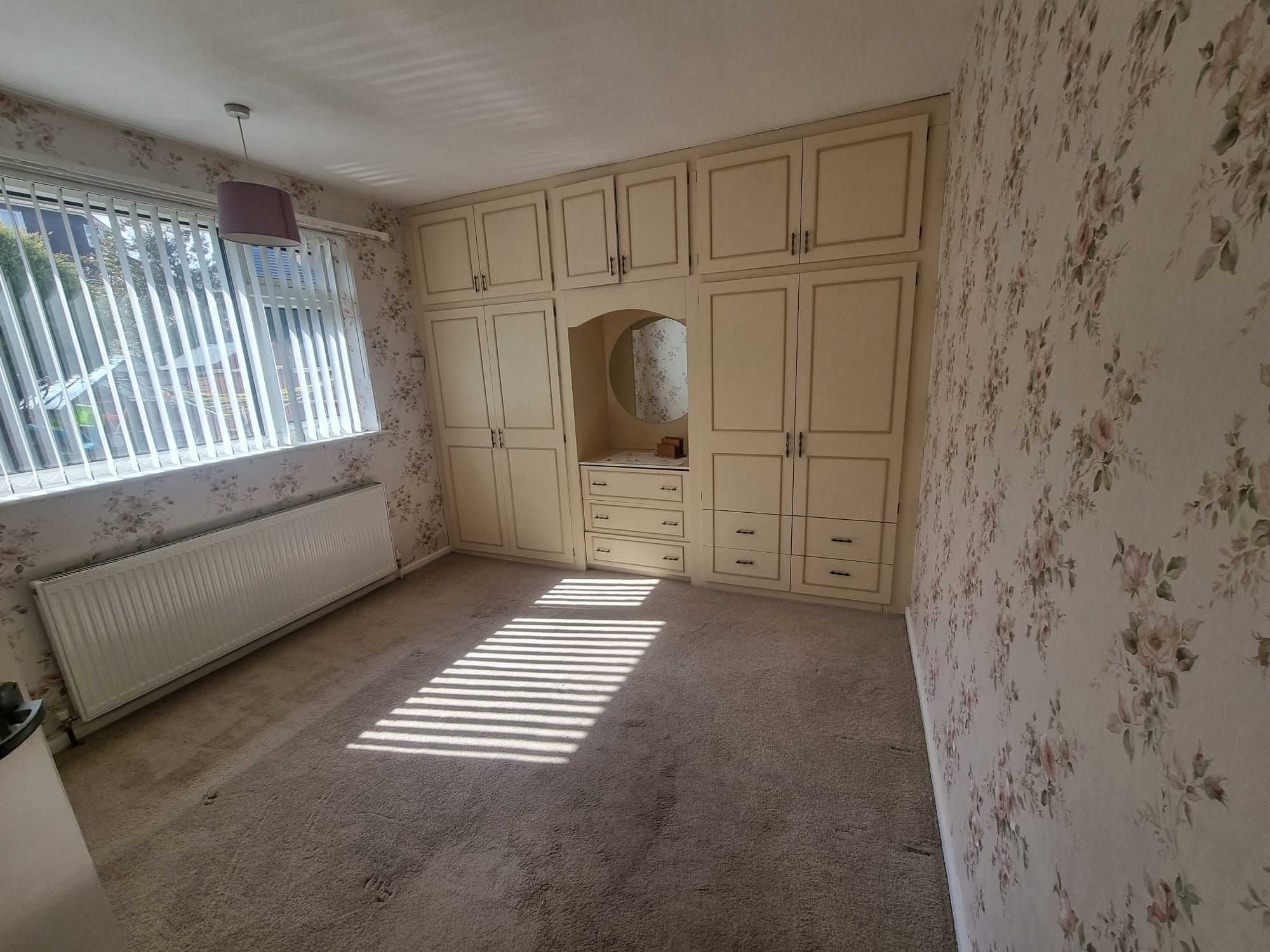 2 bedroom detached bungalow SSTC in Leicester - Photograph 4.