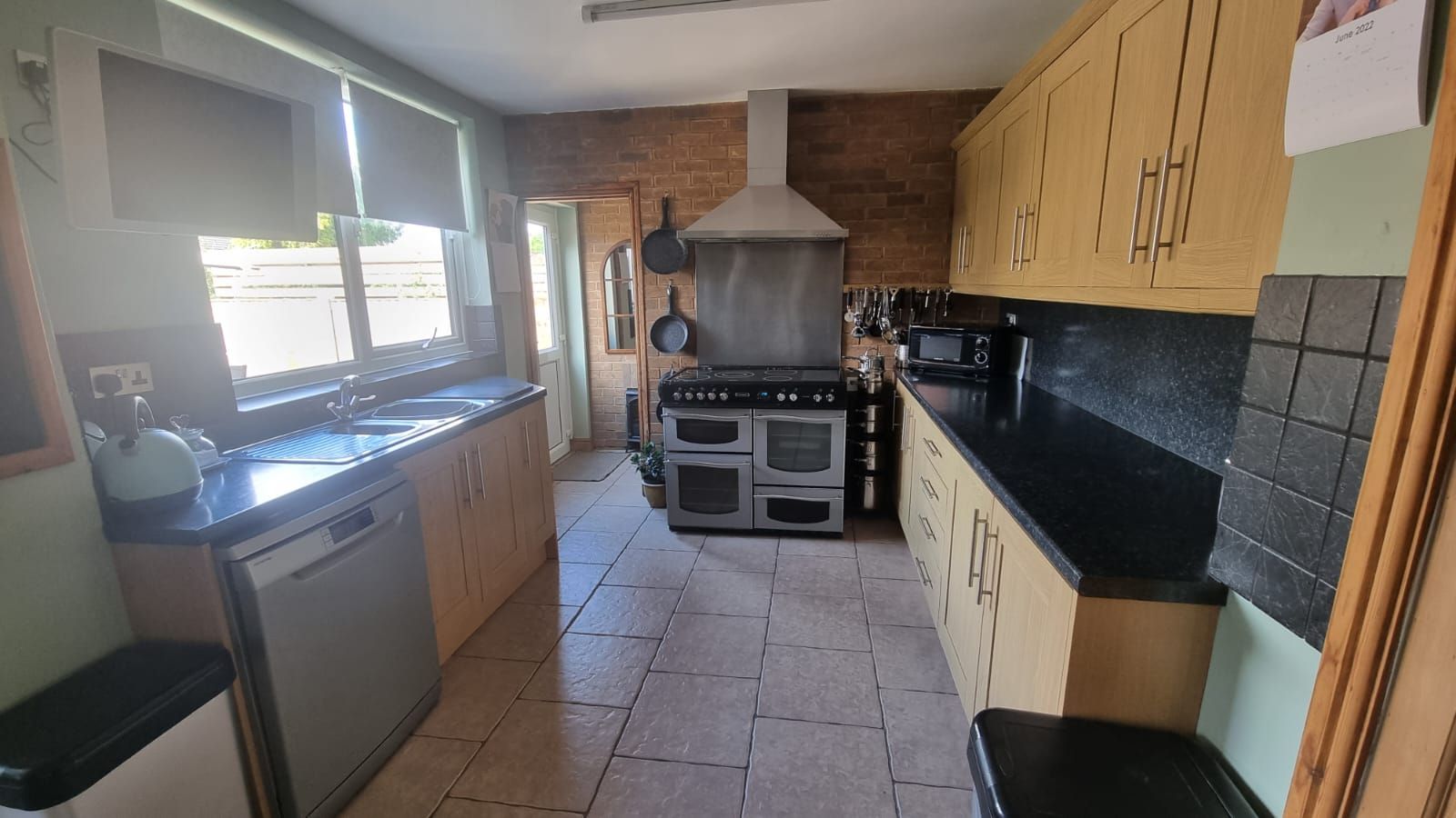 4 bedroom semi-detached house For Sale in Leicester - Photograph 6.