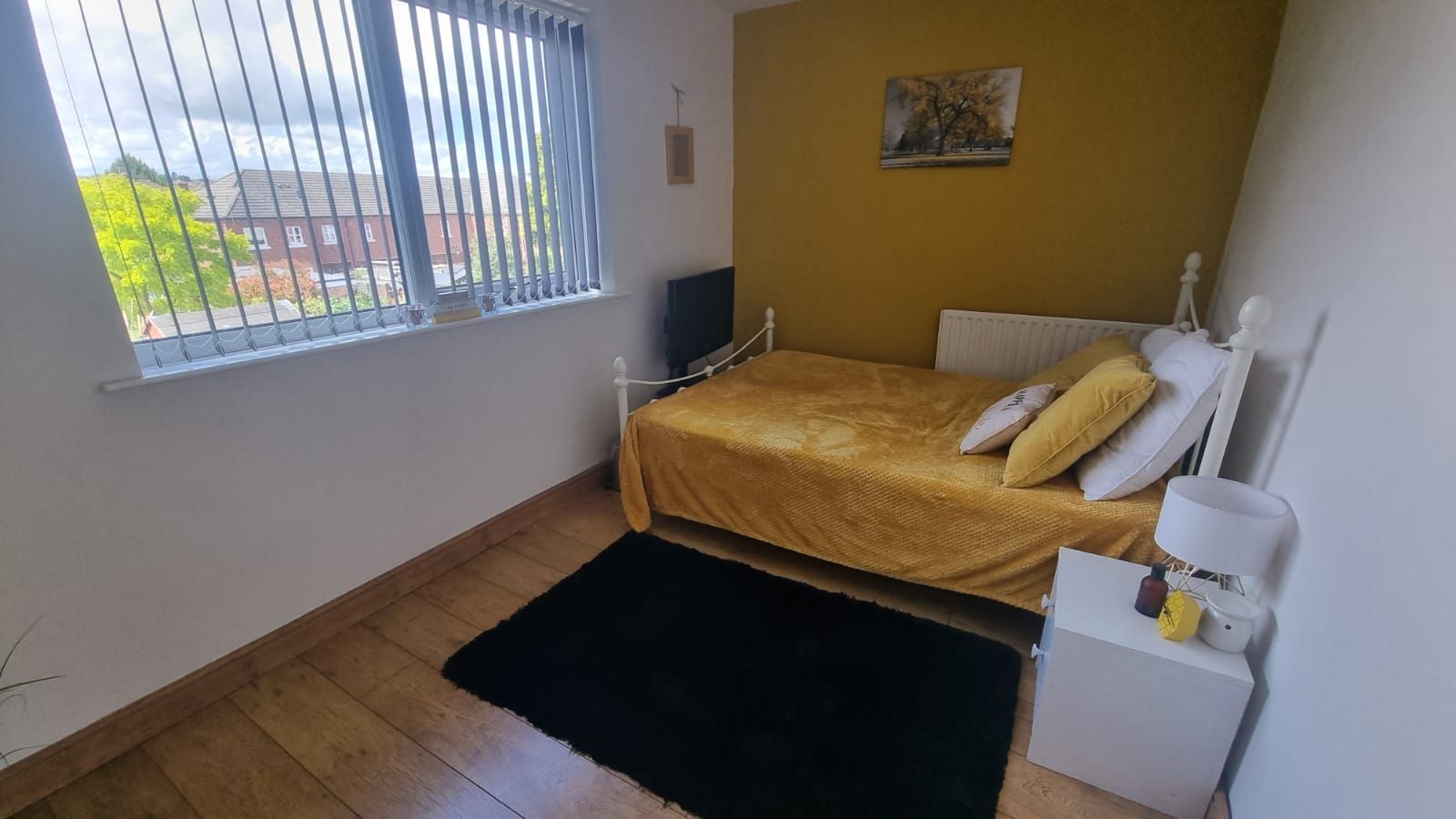 4 bedroom semi-detached house For Sale in Leicester - Photograph 15.