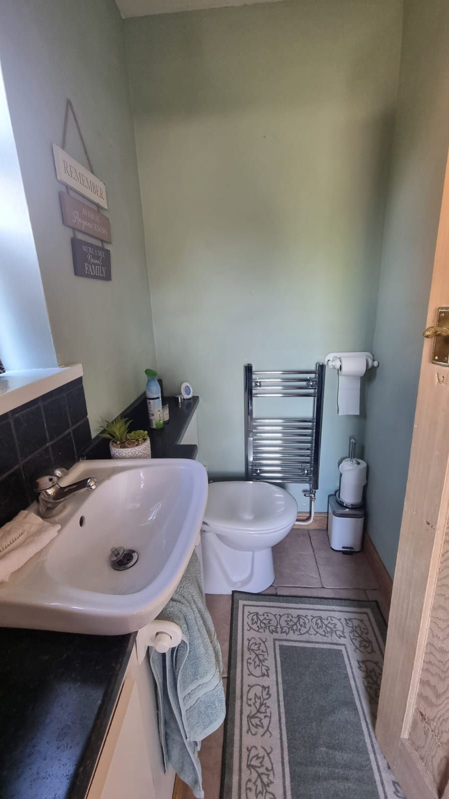 4 bedroom semi-detached house For Sale in Leicester - Photograph 11.