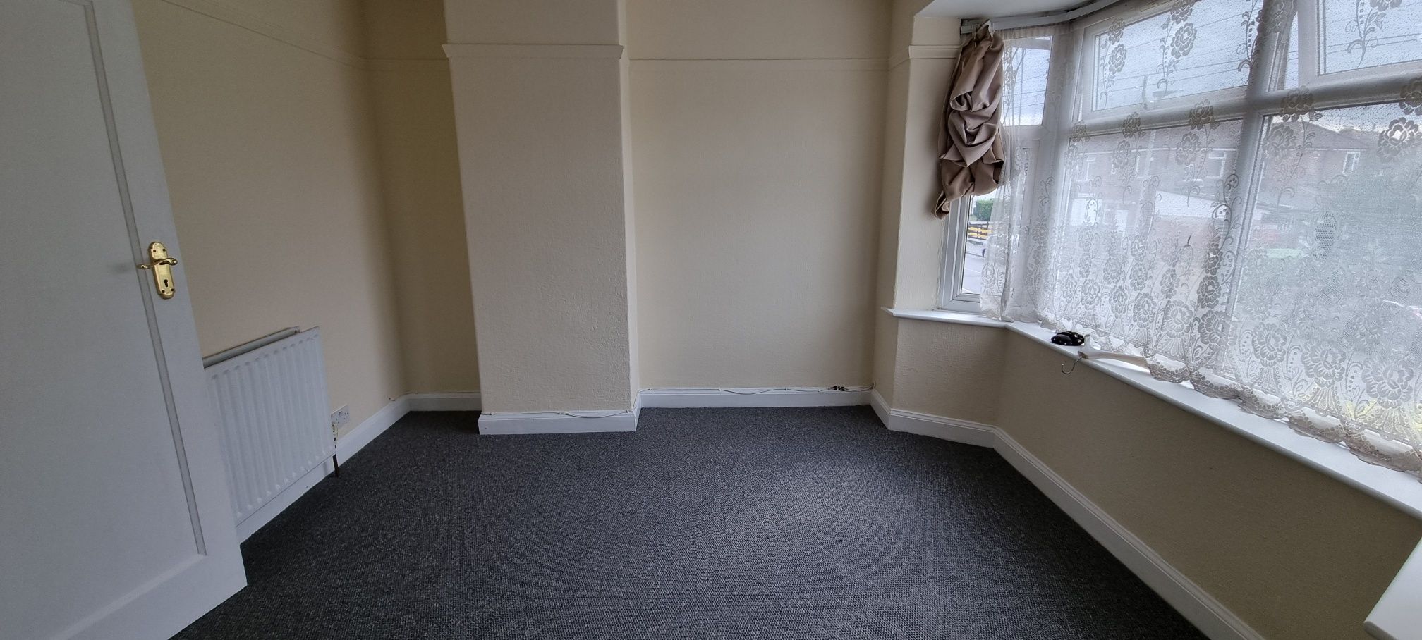 3 bedroom mid terraced house To Let in Leicester - Photograph 7.