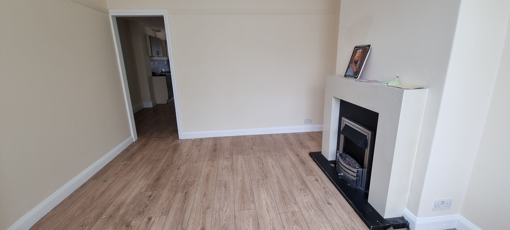 3 bedroom mid terraced house To Let in Leicester - Photograph 2.