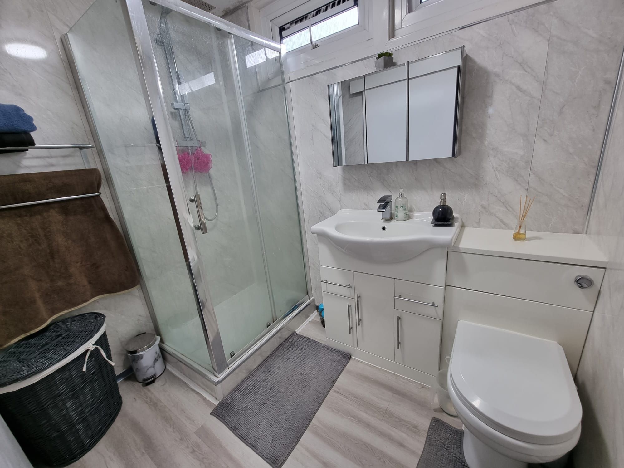 4 bedroom end terraced house To Let in Leicester - Photograph 10.
