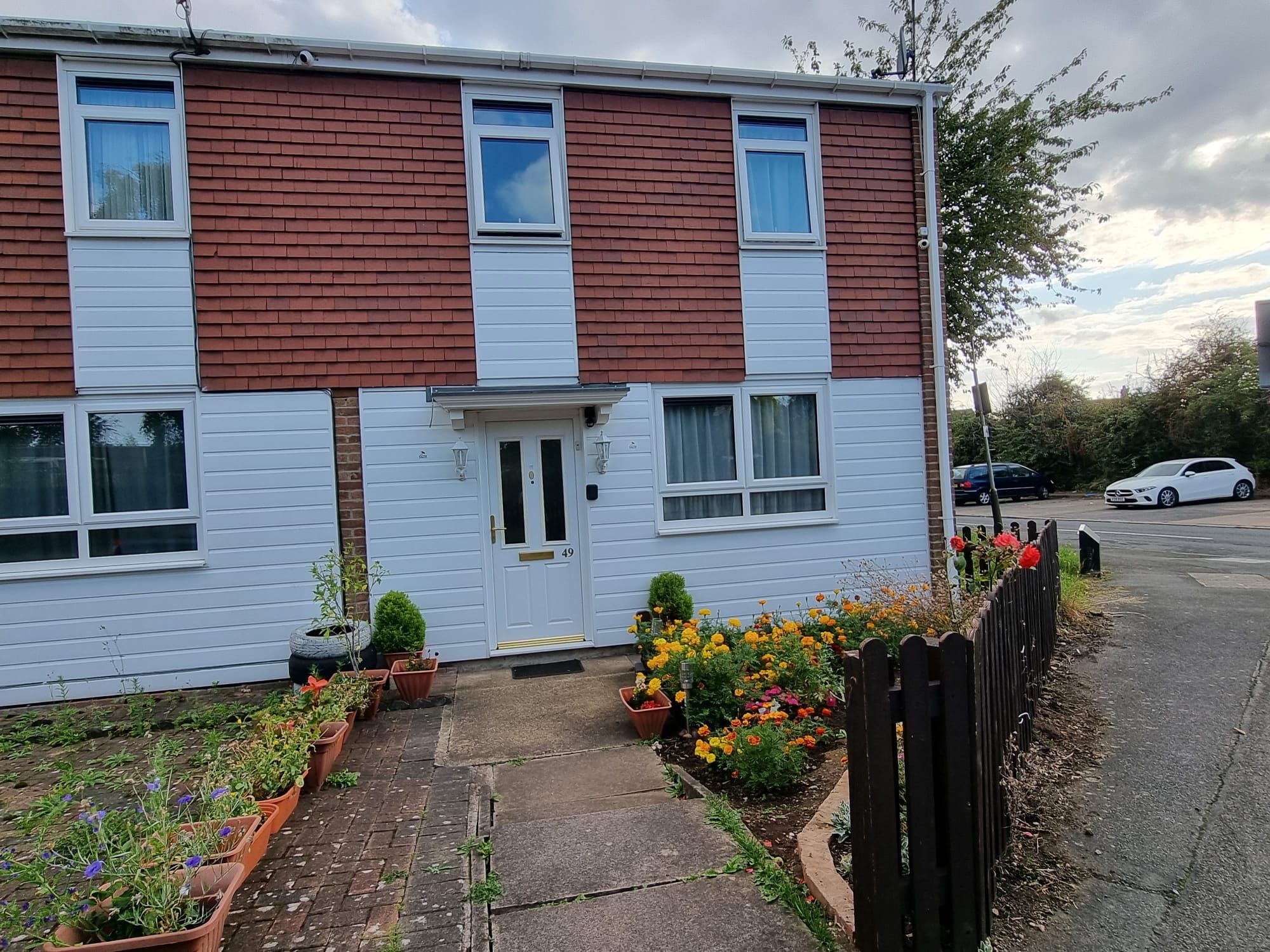 4 bedroom end terraced house To Let in Leicester - Property photograph.