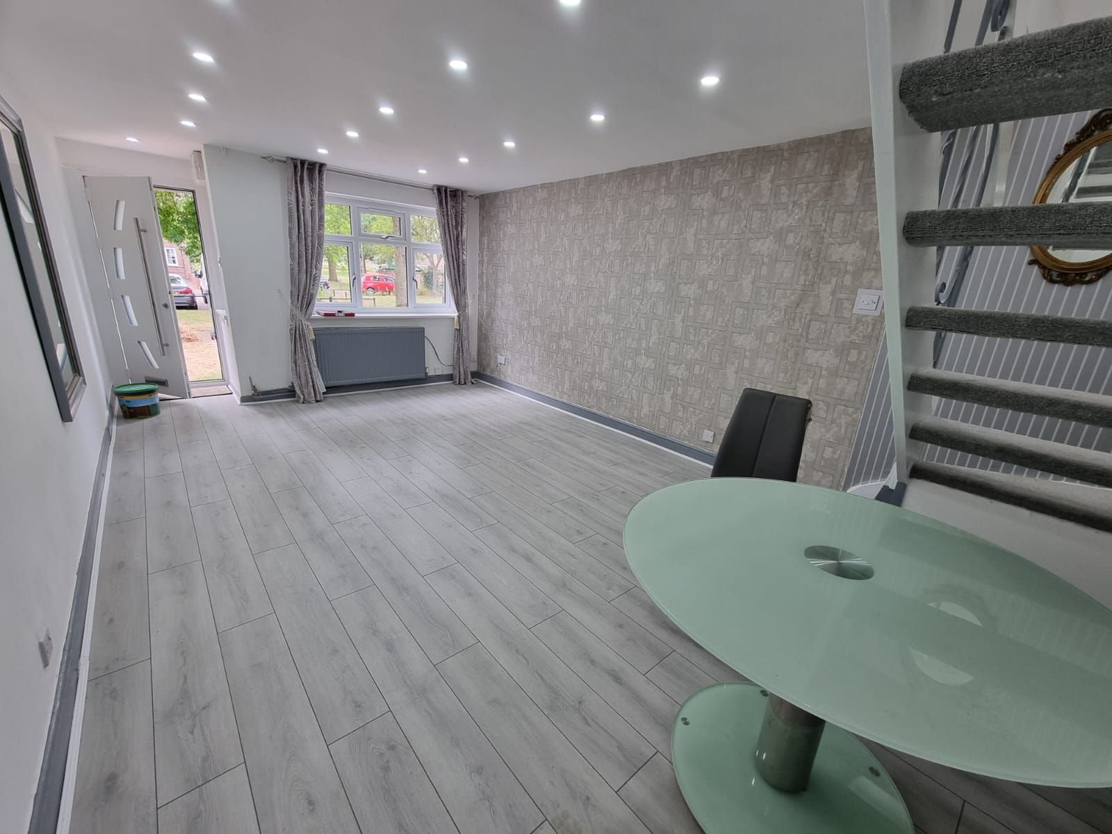 2 bedroom mid terraced house For Sale in Leicester - Photograph 3.